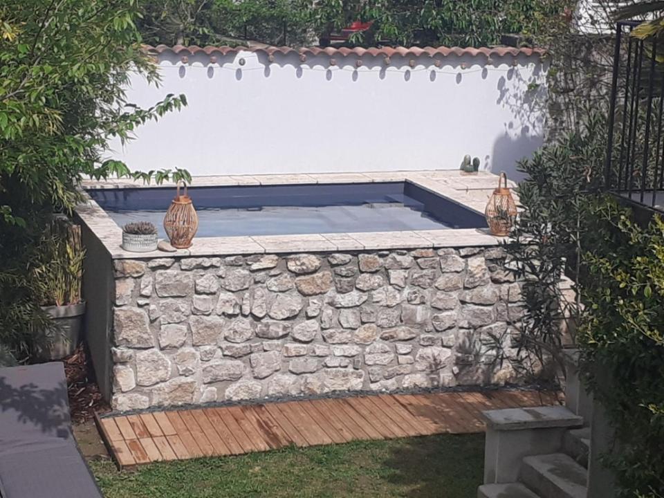 SOUS LE TILLEUL à RUOMS Ngoại thất bức ảnh